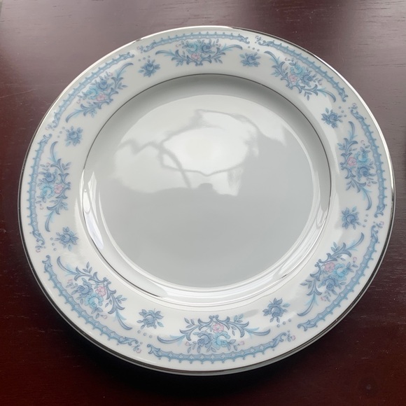 TWO (2) Salad Plates Winsford, Ekco Internation Blue Pink Flowers, Blue Scrolls - Picture 2 of 8